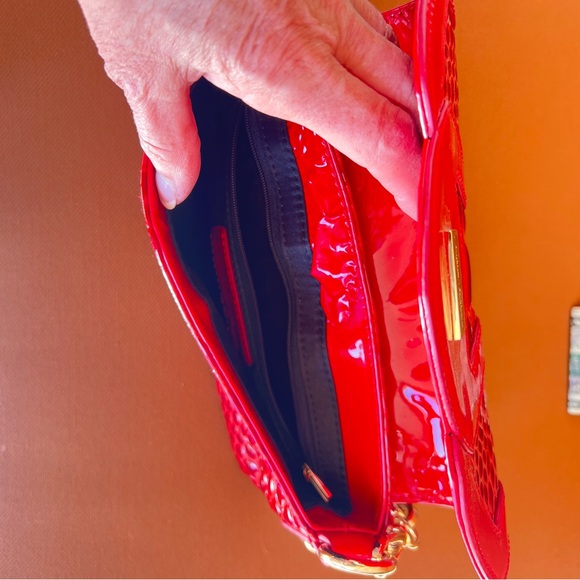 Katheryn Robbin’s red handbag / clutch.. - Picture 5 of 5